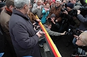 &Uuml;bergeben (Foto: F. Jeschke)