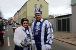 N&auml;rrinnen und Narren trotzen Wetter (1) (Foto: Karl-Heinz Herrmann)