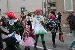 N&auml;rrinnen und Narren trotzen Wetter (1) (Foto: Karl-Heinz Herrmann)