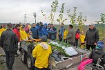 Jeder m&ouml;chte einen Baum bekommen. (Foto: Jochen Miche)