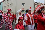 N&auml;rrinnen und Narren ziehen durch die Stadt (2) (Foto: Karl-Heinz Herrmann)