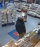 Bilder aus der Überwachungskamera (Foto: Polizei) Bilder aus der Überwachungskamera (Foto: Polizei)