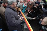 &Uuml;bergeben (Foto: F. Jeschke)