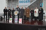 &Uuml;bergeben (Foto: F. Jeschke)