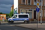 D&uuml;rfen die das, fragte jemand, der sah, dass die Polizei entgegen der Einbahnstra&szlig;e fuhr. Sie d&uuml;rfen es, wenn Gefahren drohen, antwortete jemand. (Foto: J. Miche)