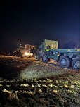 Unimog-Bergung auf schlammigem Weg (Foto: THW/Silvio Dietzel)