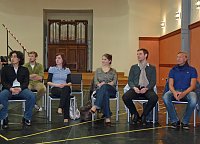 Bild: Ensemble steht
