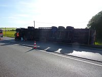 Umgekippter Lkw blockierte B4 Bild: Umgekippter Lkw blockierte B4