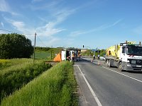 Umgekippter Lkw blockierte B4 Bild: Umgekippter Lkw blockierte B4