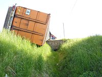 Umgekippter Lkw blockierte B4 Bild: Umgekippter Lkw blockierte B4