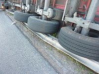 Umgekippter Lkw blockierte B4 Bild: Umgekippter Lkw blockierte B4