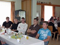 Zeugnisse übergeben Bild: Zeugnisse übergeben