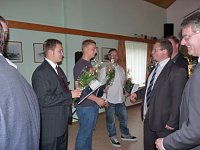 Zeugnisse übergeben Bild: Zeugnisse übergeben