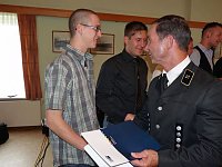 Zeugnisse übergeben Bild: Zeugnisse übergeben