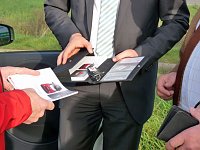 Bild: Stadtwerke Sondershausen GmbH sind nun auch mit Strom mobil. Autohaus Peter Gruppe &uuml;bergab heute E-Mobil...