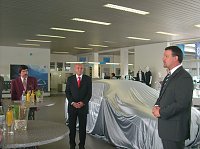 Bild: &Uuml;bergabe Spendenfahrzeug durch das Autohaus Fritze Sondershausen