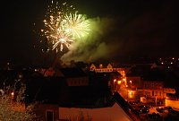 Bild: Immer wieder sch&ouml;n anzusehen, bildet es allj&auml;hrlich einen H&ouml;hepunkt des Zwiebelmarktes, nicht aber sein Ende: das Feuerwerk, das sonnabends kurz vor Mitternacht abgebrannt wird.