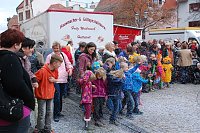 Bild: Das gro&szlig;e Sch&uuml;tteln beginnt. Wenn die Kleinen nur im Winter auch so sorgf&auml;ltig den Schnee vom Kopf sch&uuml;tteln w&uuml;rden!