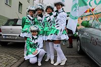 Bild: N&auml;rrinnen und Narren trotzen Wetter (1)