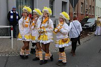 Bild: N&auml;rrinnen und Narren trotzen Wetter (1)