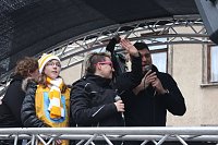 Bild: N&auml;rrinnen und Narren trotzen Wetter (1)