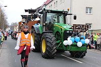 Bild: N&auml;rrinnen und Narren trotzen Wetter (1)