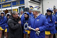 Bild: Der Schl&uuml;ssel geht wieder dorthin zur&uuml;ck, woher er am 11.11.15 um 11.11 Uhr kam: zum Mansfelder Rathaus.