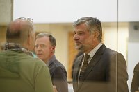 Bild: Roter Faden in der Galerie in der Kreissparkasse Nordhausen