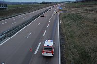 Bild: Die Ausfahrt in Richtung Querfurt war wegen der Dieselspur von der Polizei gesperrt worden.