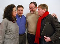 Bild: FBM-Landtagskandidatin Bettina Hellfayer, FBM-Landesvorsitzender Andreas Koch, Gast Dr. Joachim Haferkorn und Landtagsmitglied und -kandidat Norbert Born (SPD) im Gespr&auml;ch.