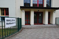 Bild: Auf den Wahlbenachrichtigungen erfuhr jeder Wahlberechtigte, wo er w&auml;hlen gehen darf. Hier das Wahllokal in der Eisleber Fr&ouml;belstra&szlig;e.