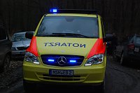 Bild: Notarztwagen m&uuml;ssen auch in schwierigem Gel&auml;nde klarkommen.