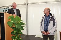 Bild: Mit Festakt schiefer Turm als gerettet gefeiert