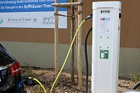 Bild: E-Tankstelle f&uuml;r Autos und Fahrr&auml;der