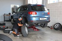 SUV-Sommerreifen mit M+S-Symbol täuschen Wintertauglichkeit vor. Bild: SUV-Sommerreifen mit M+S-Symbol täuschen Wintertauglichkeit vor.
