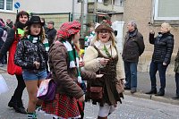 Närrinnen und Narren ziehen durch die Stadt (2) Bild: Närrinnen und Narren ziehen durch die Stadt (2)