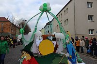 Närrinnen und Narren ziehen durch die Stadt (2) Bild: Närrinnen und Narren ziehen durch die Stadt (2)