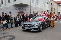 Närrinnen und Narren ziehen durch die Stadt (2) Bild: Närrinnen und Narren ziehen durch die Stadt (2)