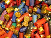 Präsentation der sichergestellten Waffen und Munition Bild: Präsentation der sichergestellten Waffen und Munition