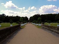 Bild: Lustwandeln im Park von Oranienbaum
