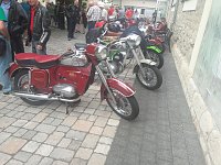 Bild: Trotz der wochenlangen Hitze kamen zum diesj&auml;hrigen Treffen &uuml;ber 100 Besitzer eines Mopeds, Motorrollers, Motorrades oder Dreirades der tschechischen Marken Jawa oder CZ auf das Gel&auml;nde der Festscheune in R&ouml;blingen am See (Sachsen-Anhalt)