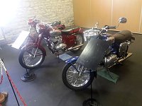 Bild: Trotz der wochenlangen Hitze kamen zum diesj&auml;hrigen Treffen &uuml;ber 100 Besitzer eines Mopeds, Motorrollers, Motorrades oder Dreirades der tschechischen Marken Jawa oder CZ auf das Gel&auml;nde der Festscheune in R&ouml;blingen am See (Sachsen-Anhalt)