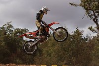 Bild: Fliegende Maschinen am Weinberg