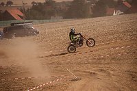Bild: Fliegende Maschinen am Weinberg