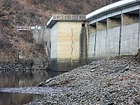 Wenig Wasser in der Talsperre Bild: Wenig Wasser in der Talsperre