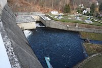 Wenig Wasser in der Talsperre Bild: Wenig Wasser in der Talsperre