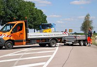 Bild: Die Kreuzung ist frei. Entsprechend viel zu tun gab es heute f&uuml;r die Sangerh&auml;user Firma Baustellen- und Verkehrssicherung Heusel & Thunert GbR, die in weitem Umkreis die Umleitungsbeschilderung abbauen musste.      