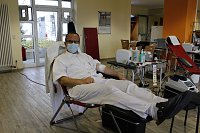 Mitarbeiterinnen und Mitarbeiter aus den Helios Kliniken in Mansfeld-Südharz spenden Blut Bild: Mitarbeiterinnen und Mitarbeiter aus den Helios Kliniken in Mansfeld-Südharz spenden Blut