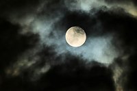 Bild: Der Mond &uuml;ber Nordhausen
