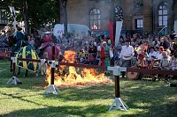 Bild: Ritterspektakel auf der Ronneburg zum Pfingstsamstag